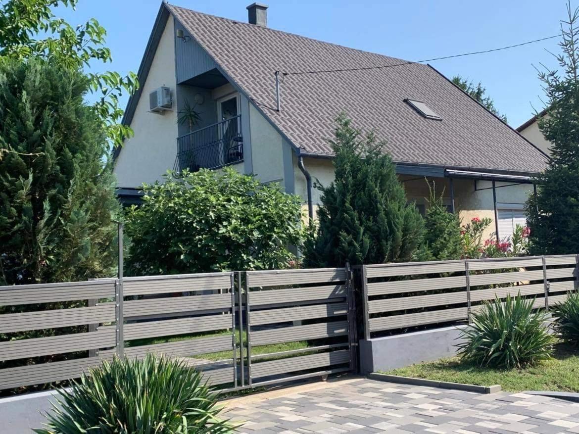 Tóparti hangulatú nyaraló-Balatonboglár Exterior foto